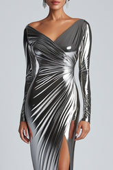 Silbermetallisches Satin Etui Abendkleid mit Schlitz
